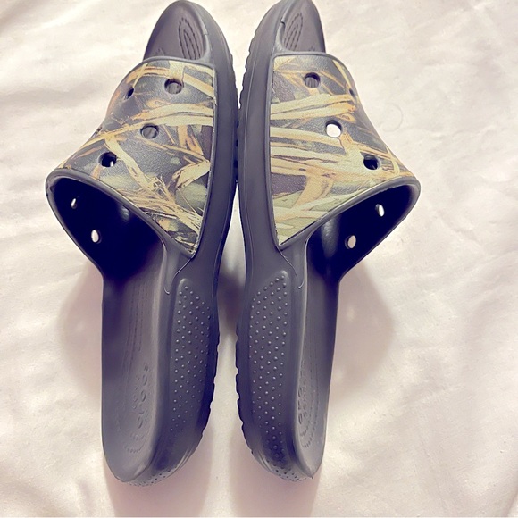 Crocs Classic Realtree max4 Camo black slides sandals - Picture 6 of 7
